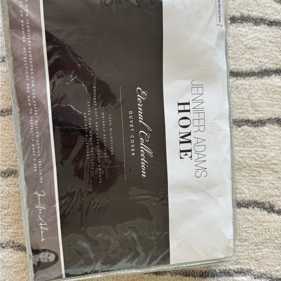 New - Jennifer Adams Home Queen Duvet Cover - Picture 3 of 3